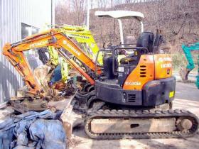 HITACHI, 2004�. 